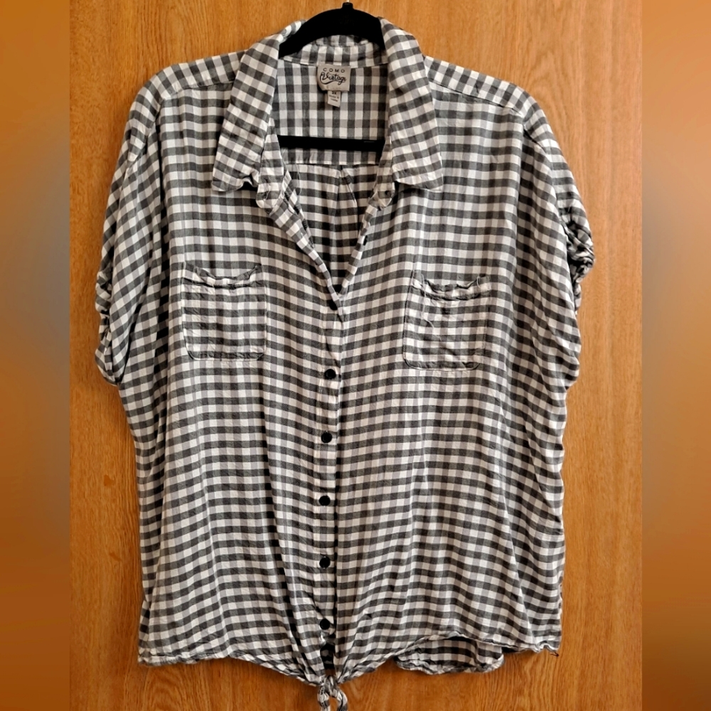 Grey and white very short sleeve plaid top